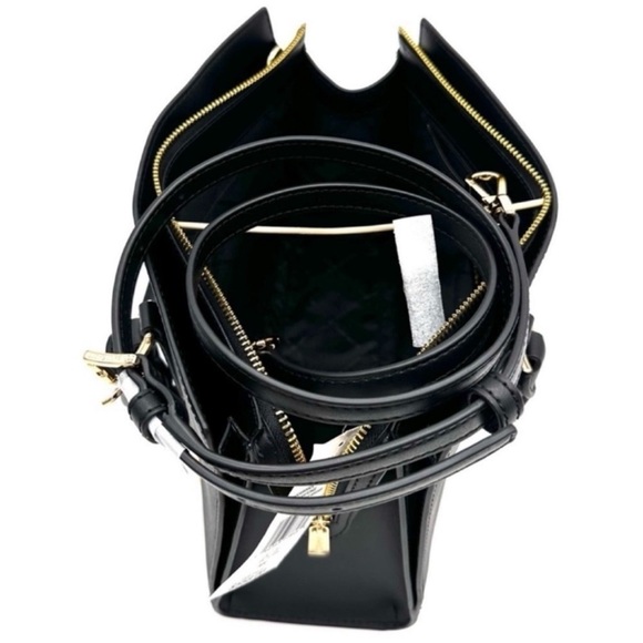 Michael Kors Sheila Medium Center Zip Satchel
Bag & Large Double Zip Wallet - Picture 11 of 16